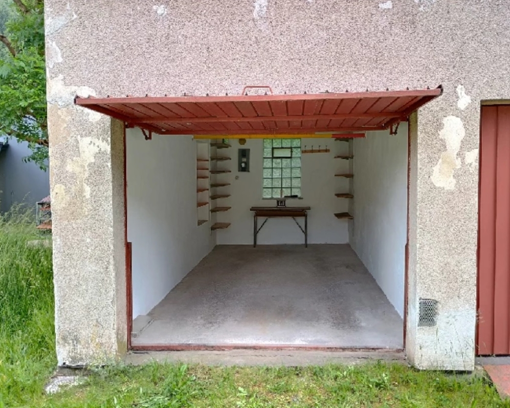 Pronájem garáže 16m2 Úpice